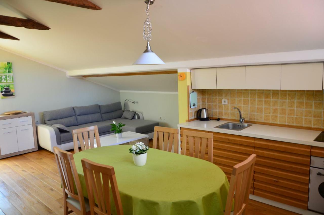 Apartma Louis Dutovlje Экстерьер фото